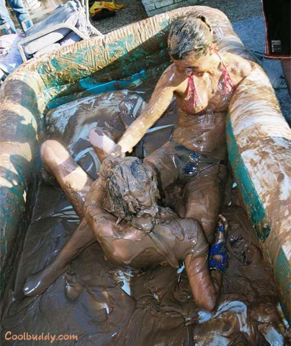 Dirtgirls Sexy Mud Fights, Images,Pics, Pictures.